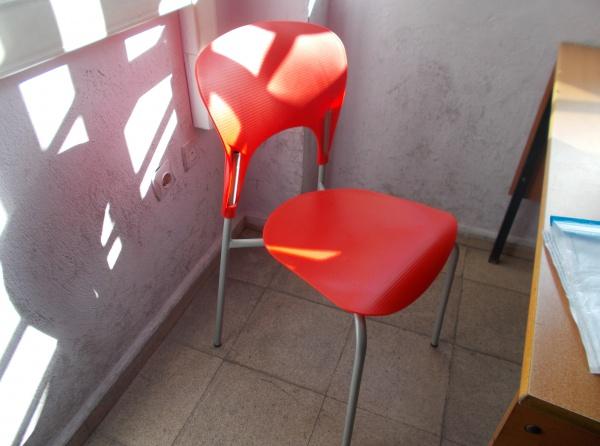 Sınıf Öğretmen Sandalyeleri Yenilenmiştir.